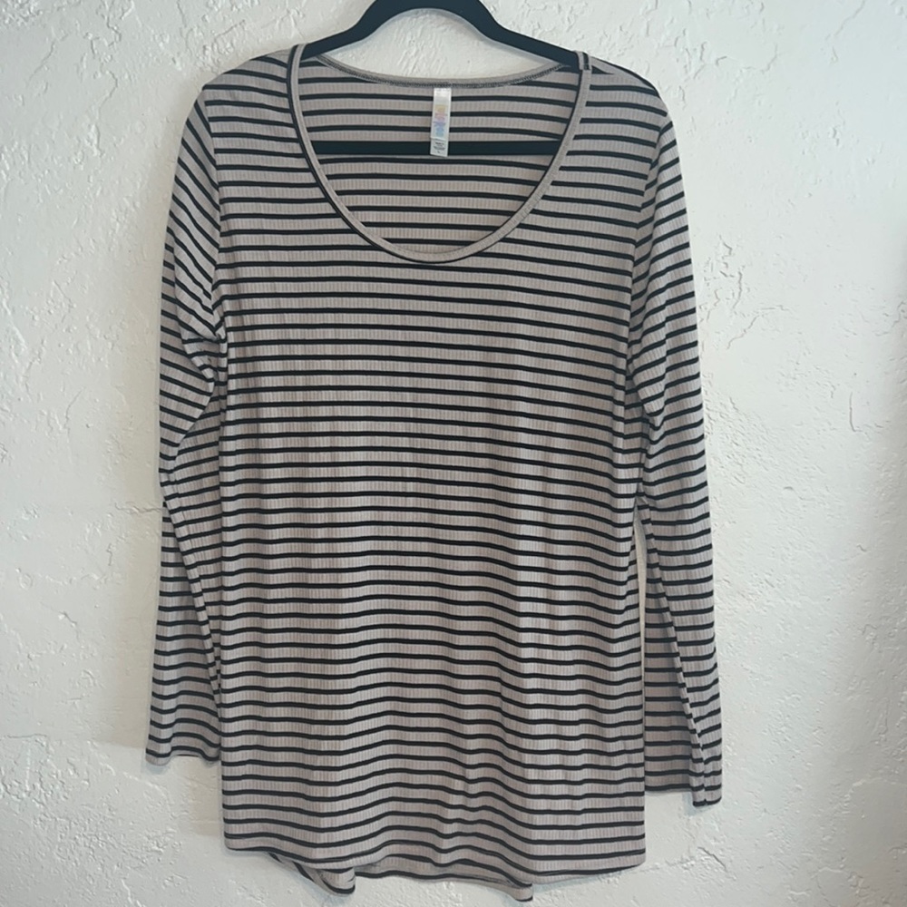 Lularoe lynnae long sleeve